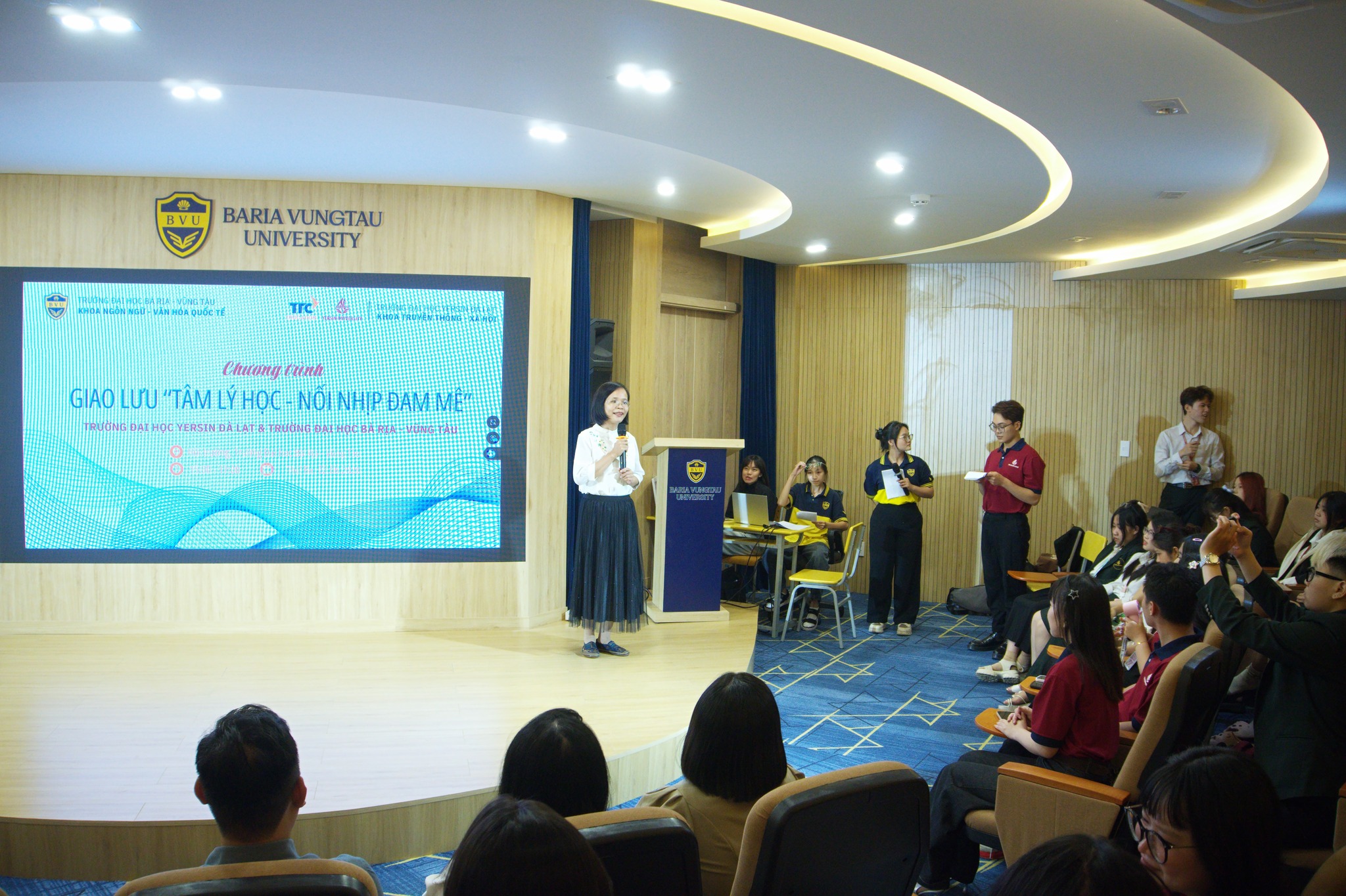 Buổi giao đầy cảm hứng của sinh viên BVU và Đại học Yersin Đà Lạt