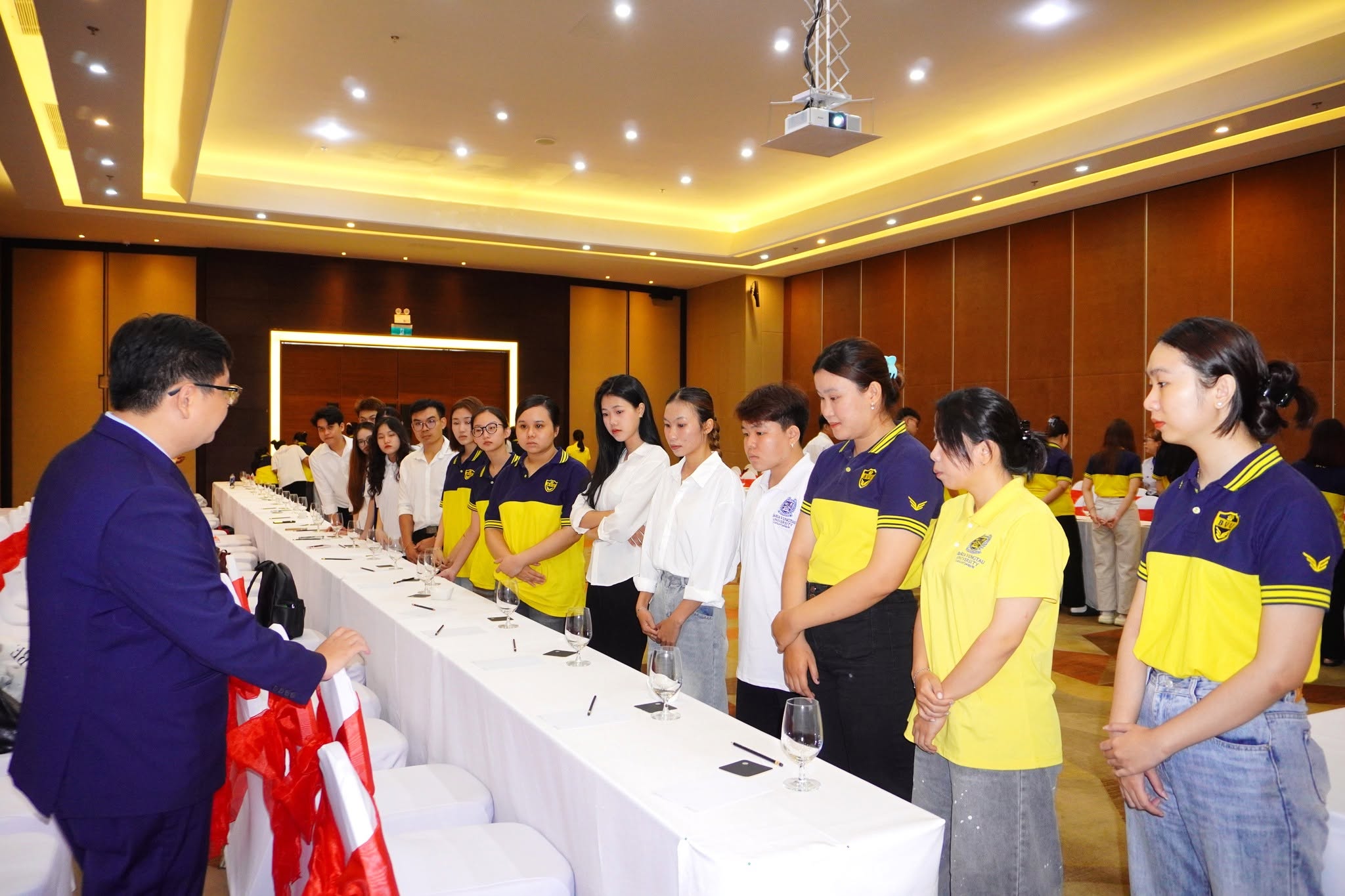 Sinh viên BVU trải nghiệm thực tế nghiệp vụ Hội nghị và Yến tiệc tại Khách sạn 5 sao Pullman Vũng Tàu