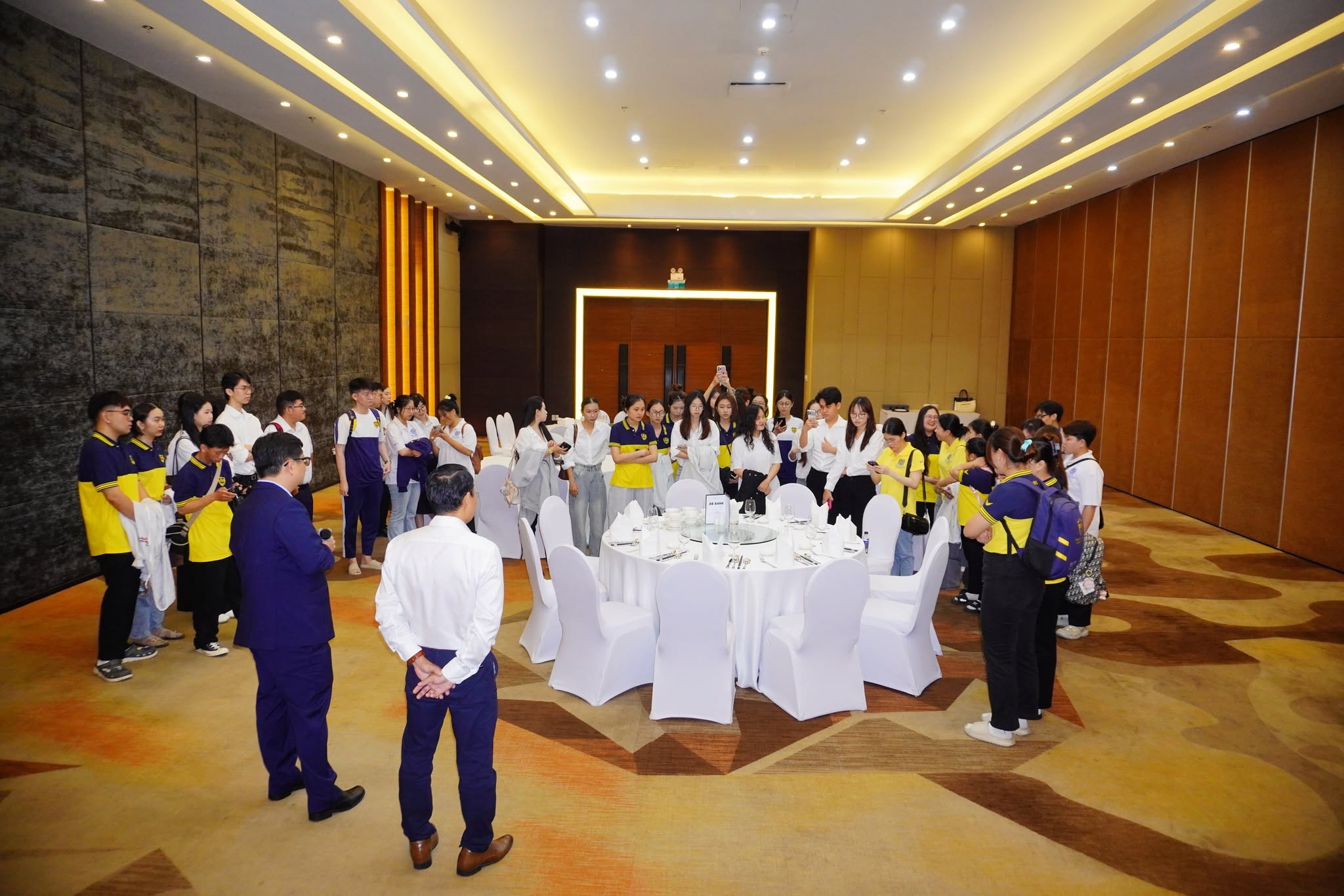 Sinh viên BVU trải nghiệm thực tế nghiệp vụ Hội nghị và Yến tiệc tại Khách sạn 5 sao Pullman Vũng Tàu