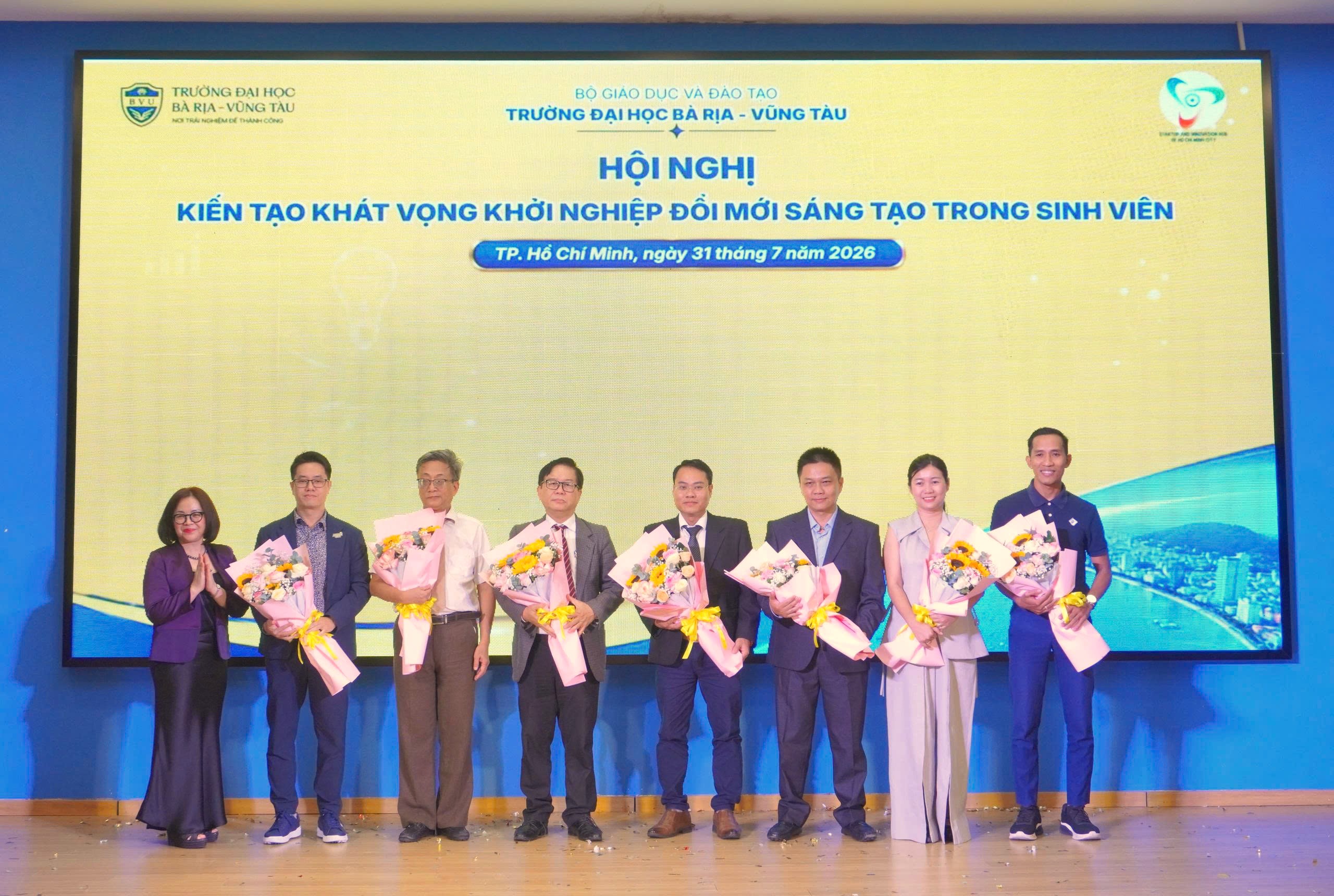 Kiến tạo khát vọng khởi nghiệp đổi mới sáng tạo sinh viên BVU: Khơi nguồn tư duy – Kết nối hành động