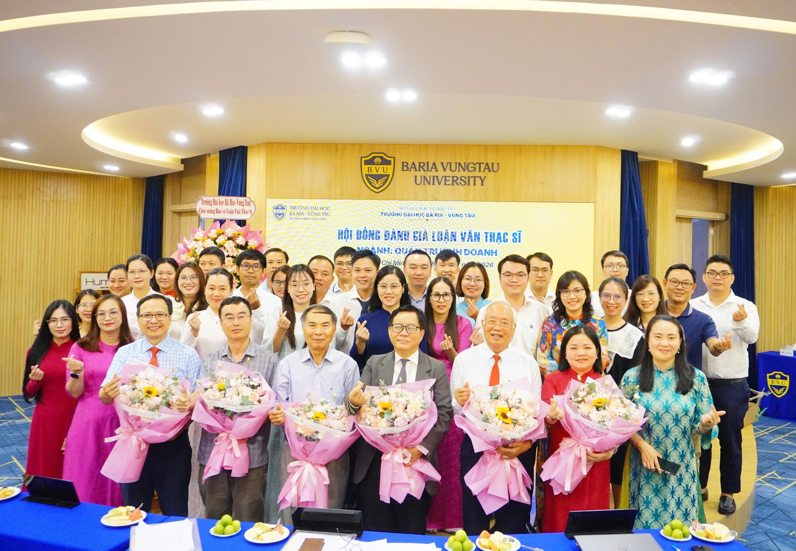 BVU tổ chức bảo vệ luận văn Thạc sĩ ngành Quản trị Kinh doanh cho 66 học viên cao học