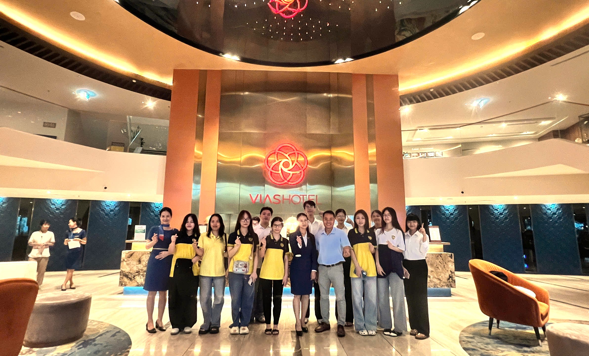 Sinh viên BVU “thực chiến” mô hình 7Ps trong Marketing Dịch vụ tại Khách sạn 5 sao Vias Vũng Tàu