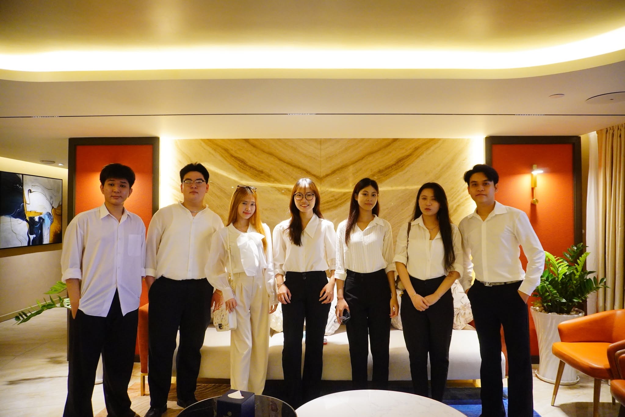 Sinh viên BVU “thực chiến” mô hình 7Ps trong Marketing Dịch vụ tại Khách sạn 5 sao Vias Vũng Tàu