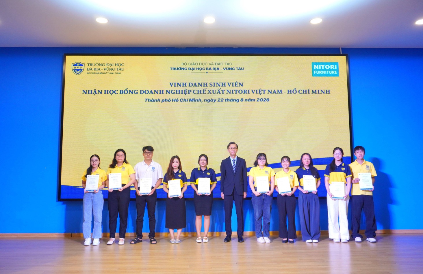 BVU trao gần 400 triệu đồng học bổng và ký kết Thỏa thuận hợp tác cùng các doanh nghiệp