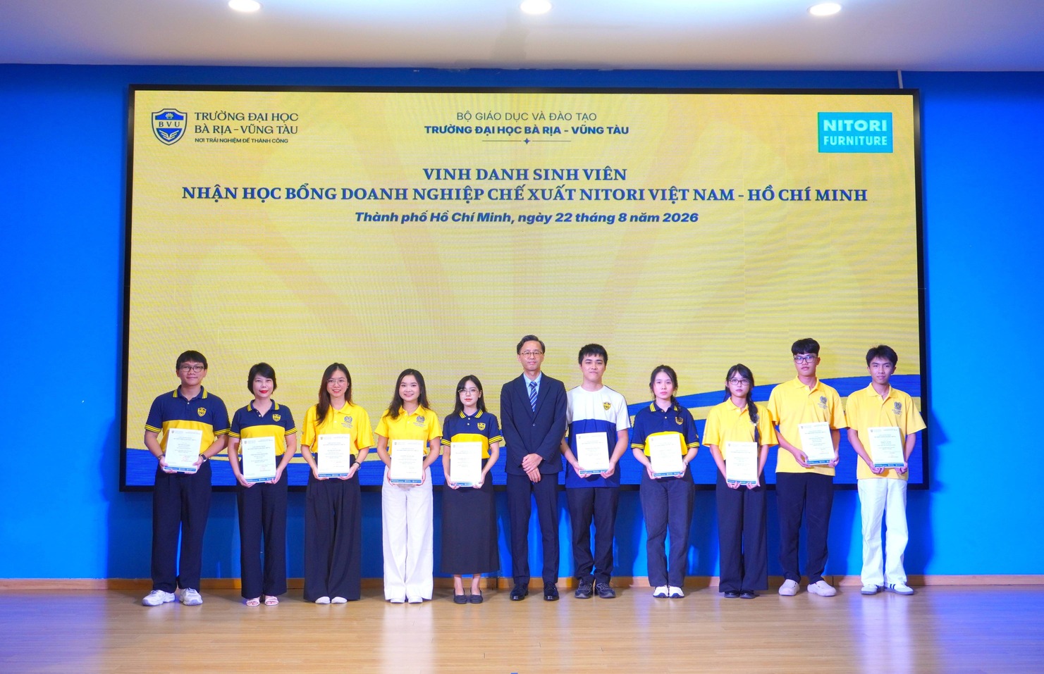 BVU trao gần 400 triệu đồng học bổng và ký kết Thỏa thuận hợp tác cùng các doanh nghiệp