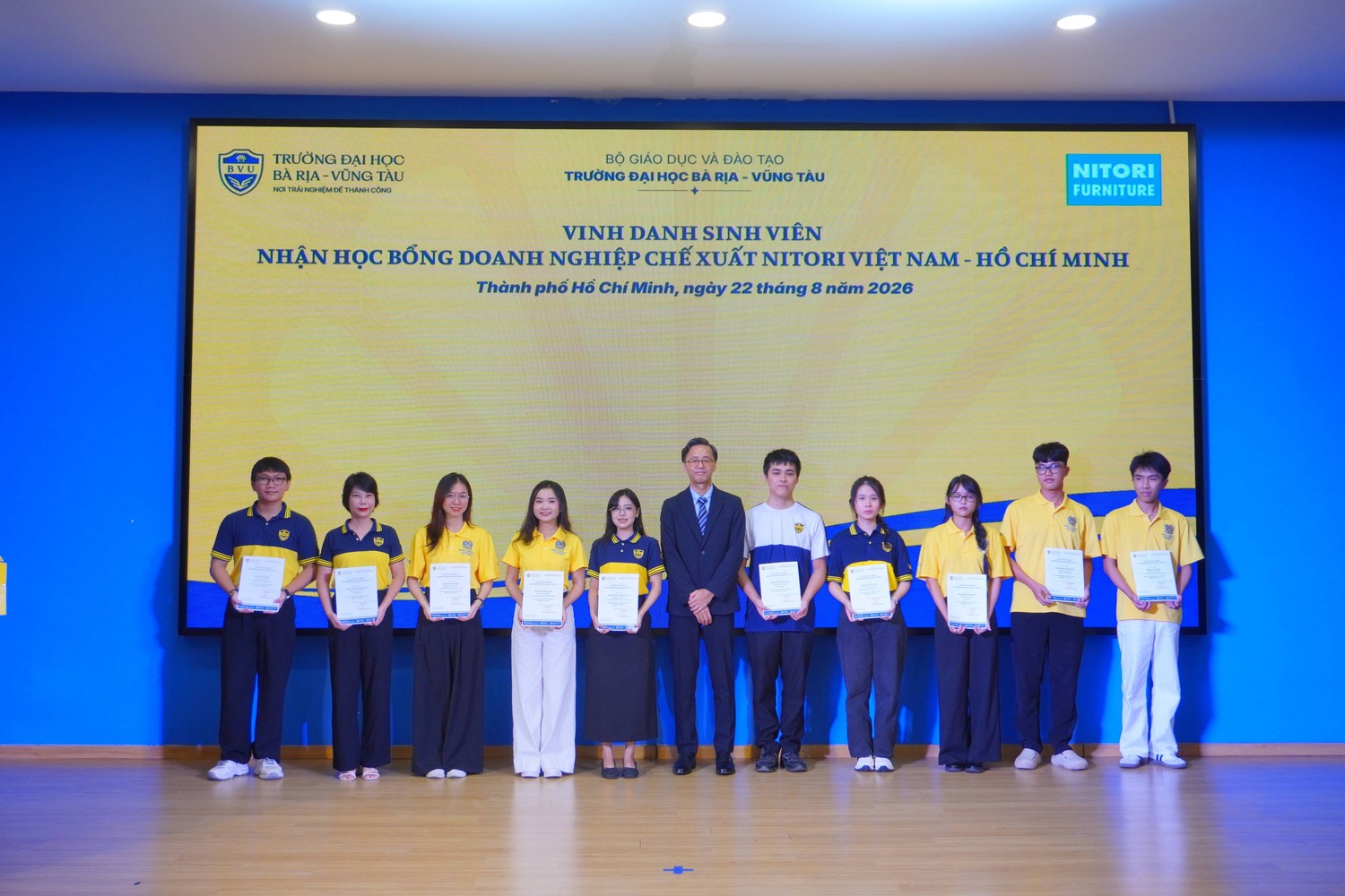 BVU trao gần 400 triệu đồng học bổng và ký kết Thỏa thuận hợp tác cùng các doanh nghiệp