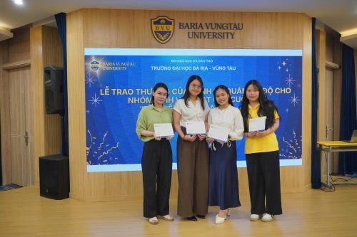 BẢN LĨNH HỘI NHẬP, SINH VIÊN BVU CHINH PHỤC TỔNG LÃNH SỰ QUÁN ẤN ĐỘ BẰNG HỌC BỔNG ĐẶC CÁCH