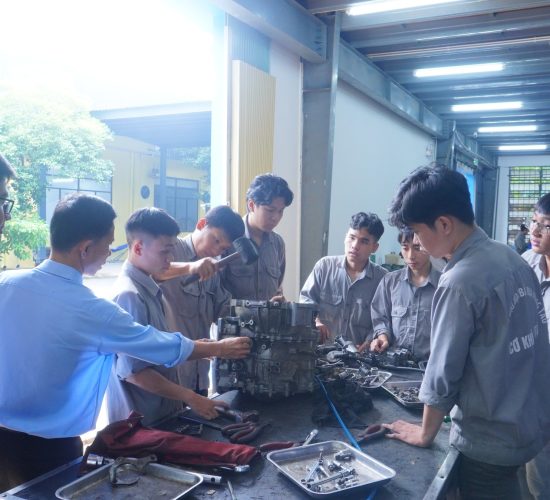 Công nghệ kỹ thuật ô tô