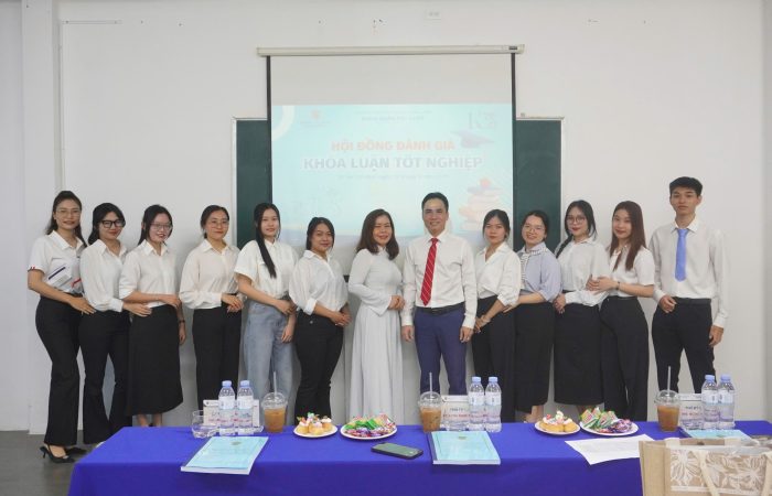 SINH VIÊN KHOA QUẢN TRỊ – LUẬT BVU TRƯỞNG THÀNH SAU CÁC ĐỀ TÀI NGHIÊN CỨU BẢO VỆ KHÓA LUẬN TỐT NGHIỆP