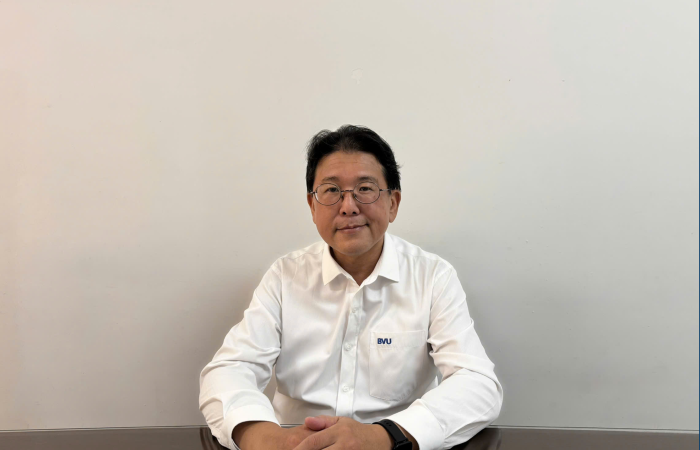 “SỰ TỬ TẾ GIỮ TÔI Ở LẠI VIỆT NAM”