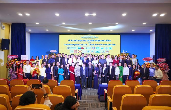 BVU TĂNG TỐC HỢP TÁC CHIẾN LƯỢC, TIẾP NHẬN HỌC BỔNG ĐỒNG HÀNH CÙNG SINH VIÊN