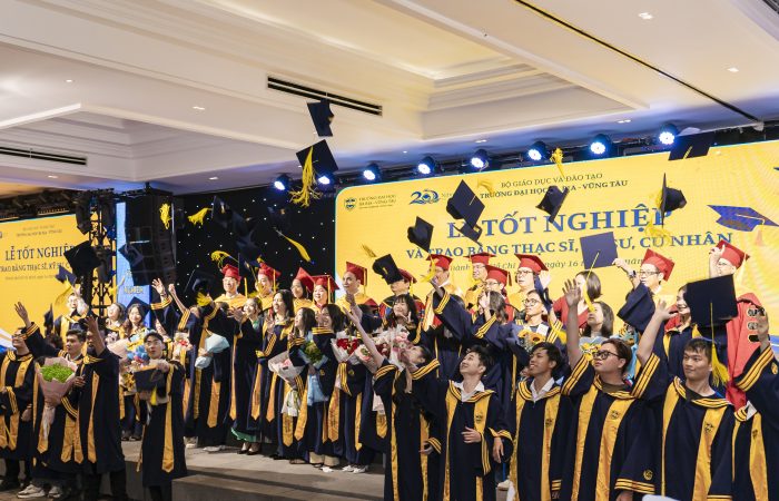 HƠN 1.200 TÂN THẠC SĨ, KỸ SƯ, CỬ NHÂN BVU TỐT NGHIỆP: KHOẢNH KHẮC “CHUYẾN TÀU THANH XUÂN RA KHƠI”