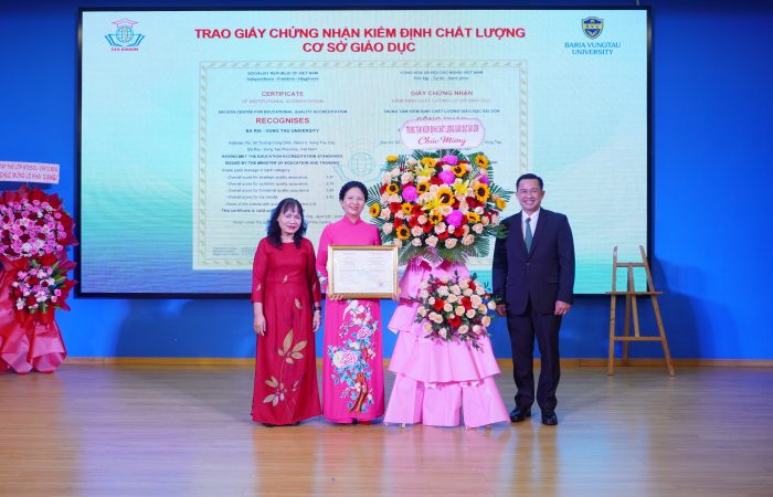 BVU long trọng tổ chức Lễ công bố quyết định và trao giấy chứng nhận kiểm định chất lượng cơ sở giáo dục