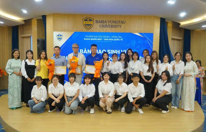 Gen Z Khoa Ngôn ngữ – Văn hoá quốc tế sẵn sàng tham vào “hành trình công sở”